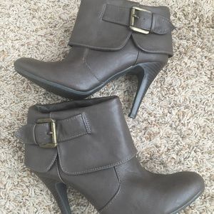 High heel boots